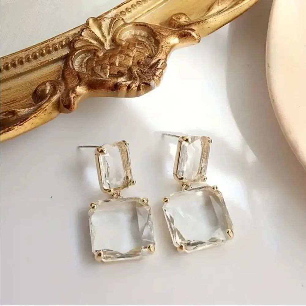 Bohemian clear drop earrings M61